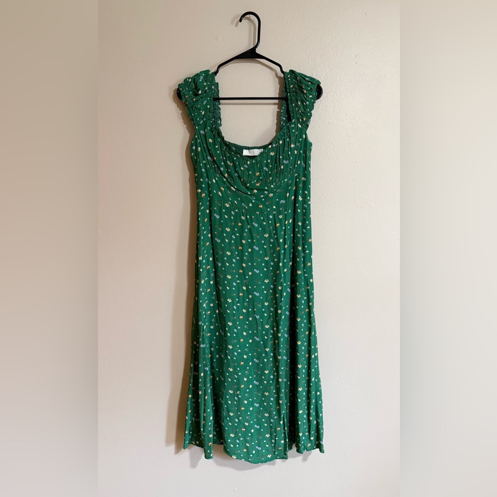 Not for sale-Astr The Label Green Floral Midi Dress Size Large